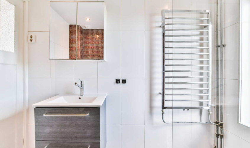 Bathroom with marble walls